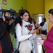 pracownik UKE udziela wywiadu