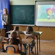 Klasa, dzieci i ekspert UKE.