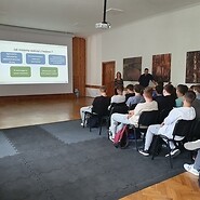 uczniowe na wykładzie