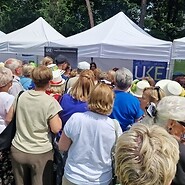 stoisko UKE - organizatorzy i goście