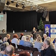 sala wykładowa, uczestnicy słuchają wykładu