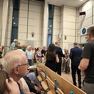 słuchacze na sali