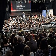 Cyfrowy ślad, pętla dopaminy i deepfake. Wyjątkowa lekcja bezpieczeństwa w sieci.
