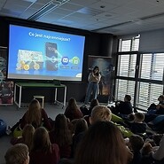 Jak chronić dane, pieniądze i siebie w internecie? Uczniowie na warsztatach w UKE